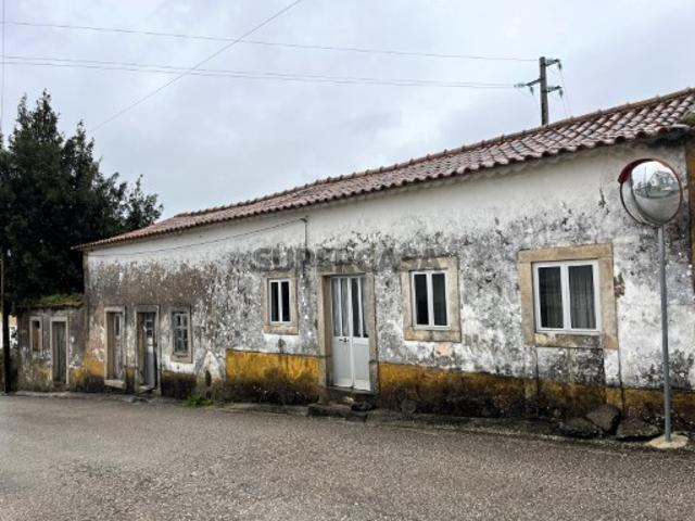 Moradia T2, Casal da Marinha Santa Catarina