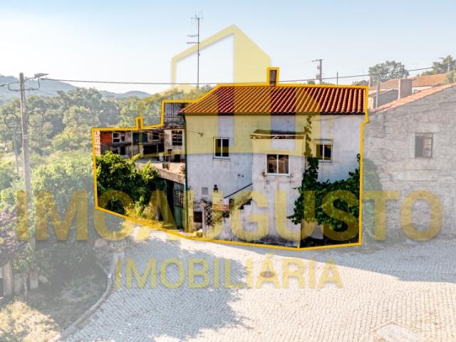 Moradia T2 com terraço e garagem