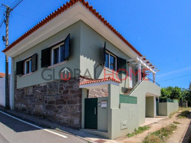 Moradia T2 com Terraço em Foz do Sousa Gens