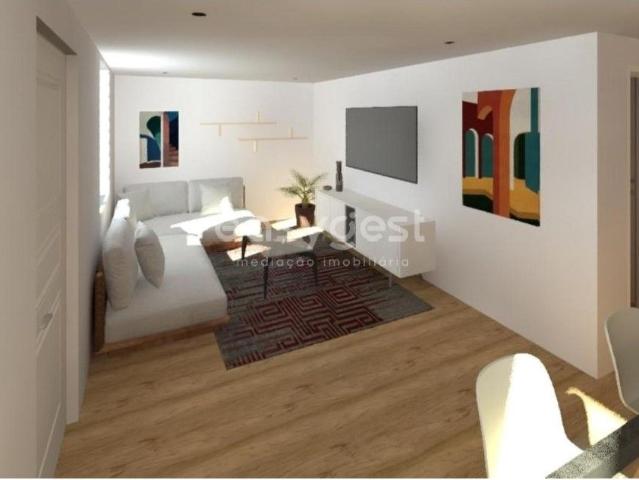 Moradia T2 com terrao, 75m2, junto s portas de Benfica