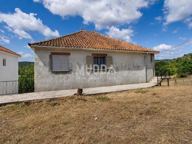 MORADIA T2 COM TERRENO | PARADA, SANFINS – CHAVES