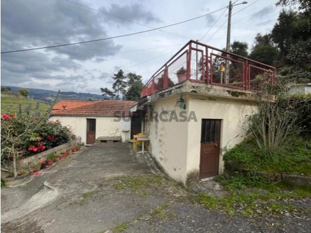 Moradia T2 com terreno Resende Viseu