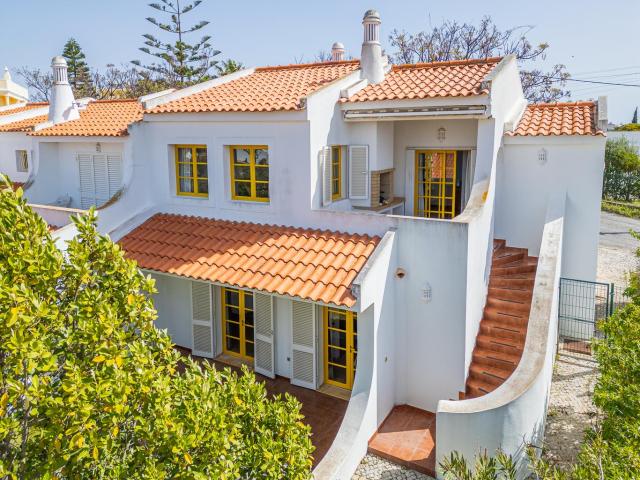 Moradia T2 com vista mar à venda em Albufeira 130m² Guia