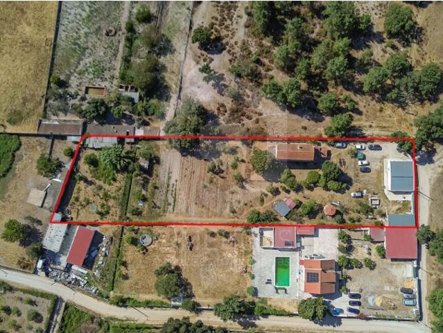 Moradia T2 com anexo inserida em 5000 m2 de terreno