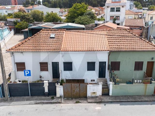 Moradia T2 com aproveitamento de sótão