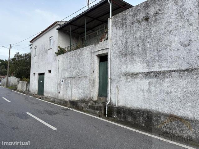Moradia T2 com garagem e quintal Assafarge