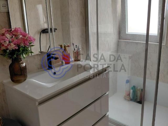 Moradia T2 com jardim e anexos| Vale Maceira|Lousã