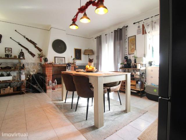 Moradia T2 com Logradouro Pronta a Habitar
