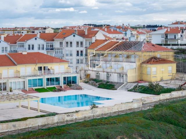 Moradia T2 com piscina e vista mar para venda em Santa Cruz, Torres Vedras