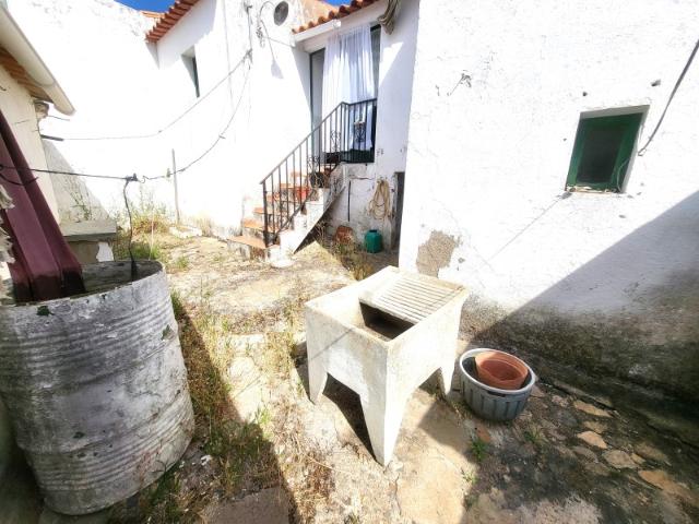 Moradia T2 com Quintal em Barrancos