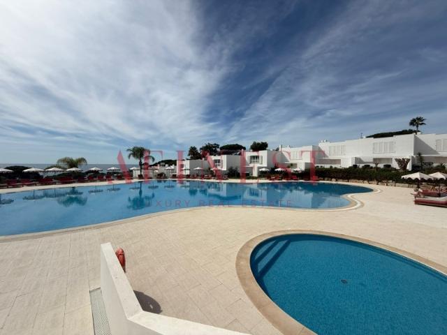 Moradia T2 Duplex em Condomínio de Luxo Olhos de Água, Albufeira ALGARVE