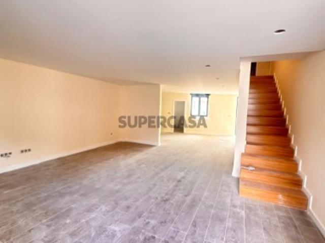 Moradia T2 Duplex | Metro Hospital Santos Silva | Gaia