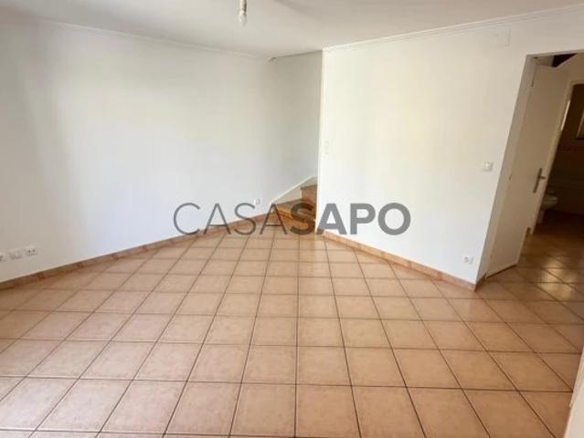 Moradia T2 Duplex para alugar em Sintra