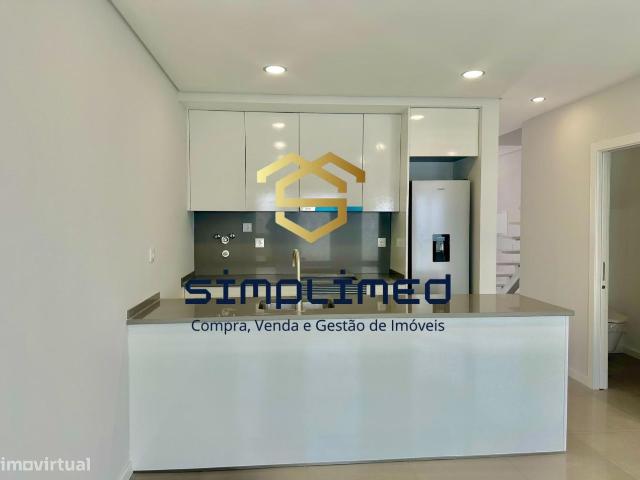Moradia T2 de Res do chao e primeiro piso FM/FF