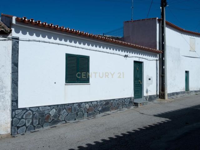 Moradia T2 em Mourão Alentejo