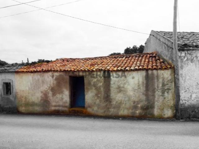 Moradia T2 em Atouguia da Baleia