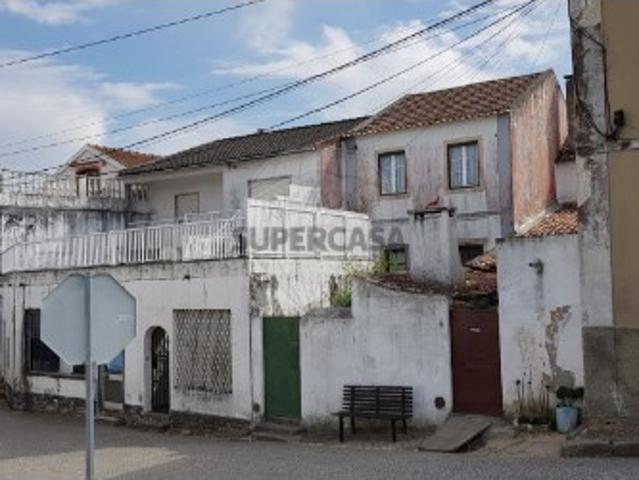Moradia T2 em Aldeia Galega da Merceana e Aldeia Gavinha