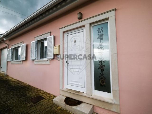 Moradia T2 em Antuzede e Vil de Matos
