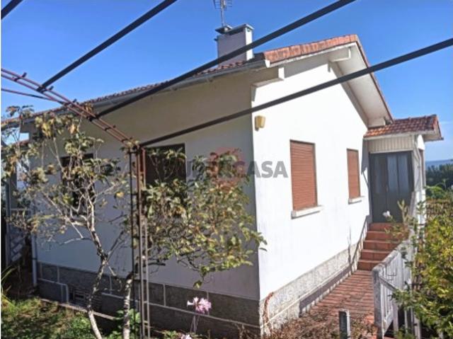 Moradia T2 em Chaviães e Paços