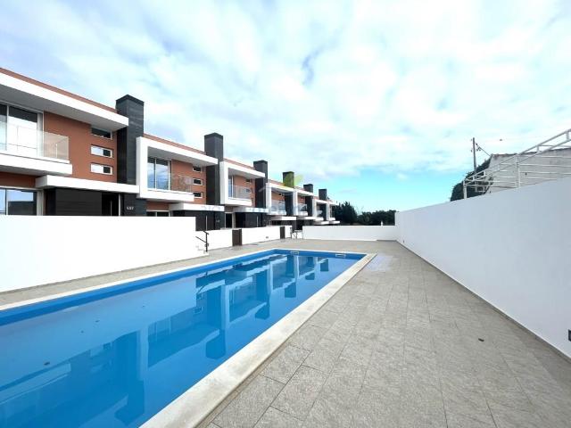Moradia T2 em condomínio com piscina | Albufeira 112m² Albufeira Olhos de Água