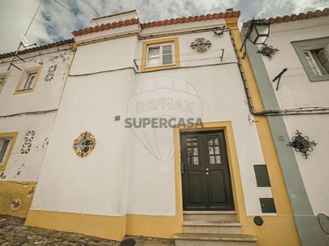 Moradia T2 em Évora São Mamede, Sé, São Pedro e Santo Antão