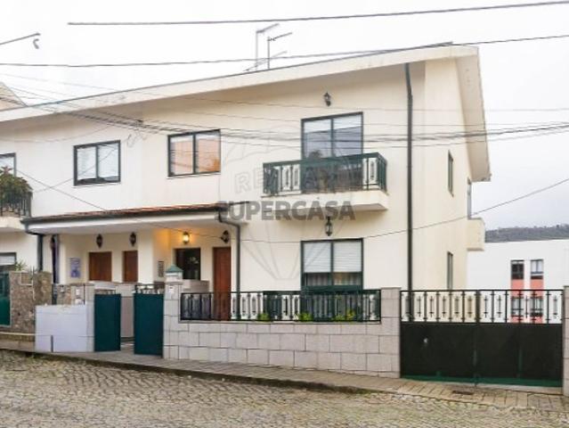 Moradia T2 em Fânzeres e São Pedro da Cova
