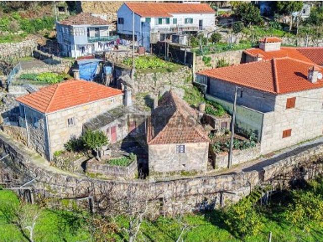 Moradia T2 em Penhalonga e Paços de Gaiolo