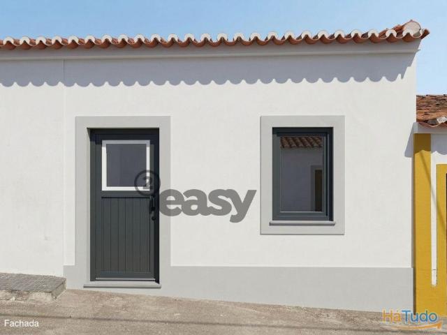 MORADIA T2 EM REMODELAÇÃO TOTAL COM PROJETO MODERNO, PÁTIO E PISCINA | 26064085208