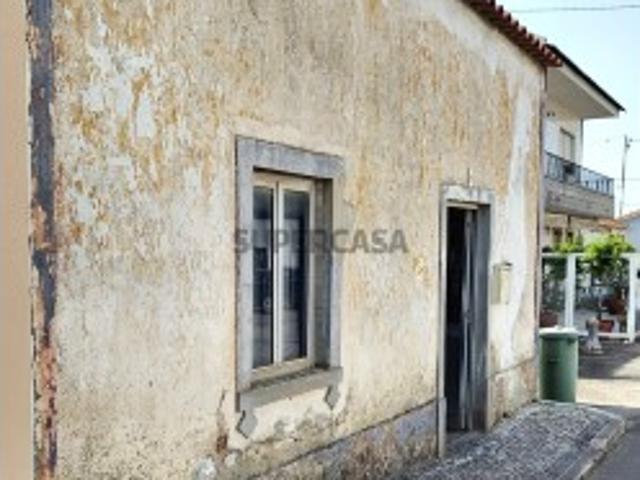 Moradia T2 em São Bartolomeu dos Galegos e Moledo