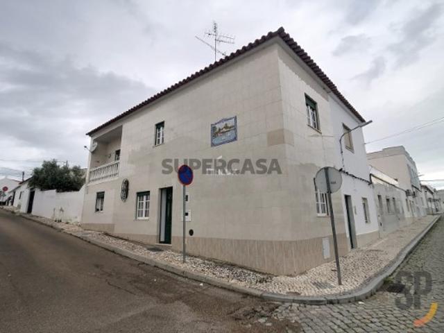 Moradia T2 em São João Batista