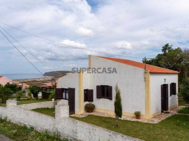 Moradia T2 em São Pedro da Cadeira