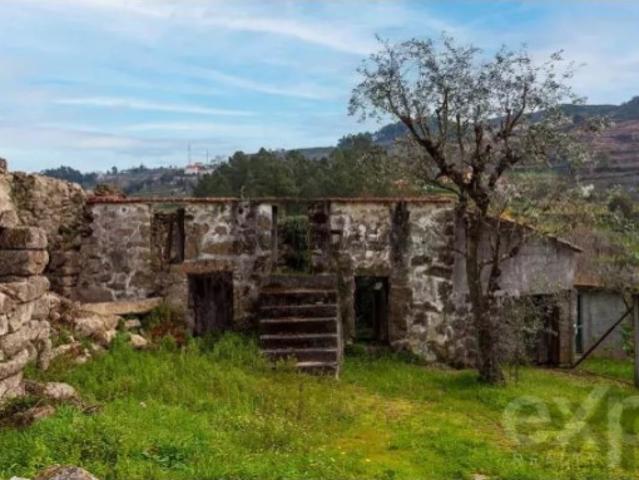 Moradia T2 em Santa Leocádia e Mesquinhata