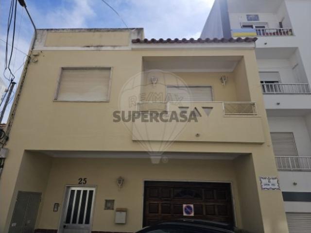 Moradia T2 em Santo Onofre e Serra do Bouro