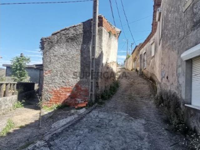 Moradia T2 em Semide e Rio Vide