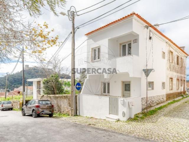 Moradia T2 em Sesimbra Castelo