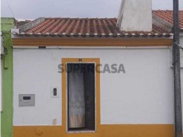 Moradia T2 em Terrugem e Vila Boim