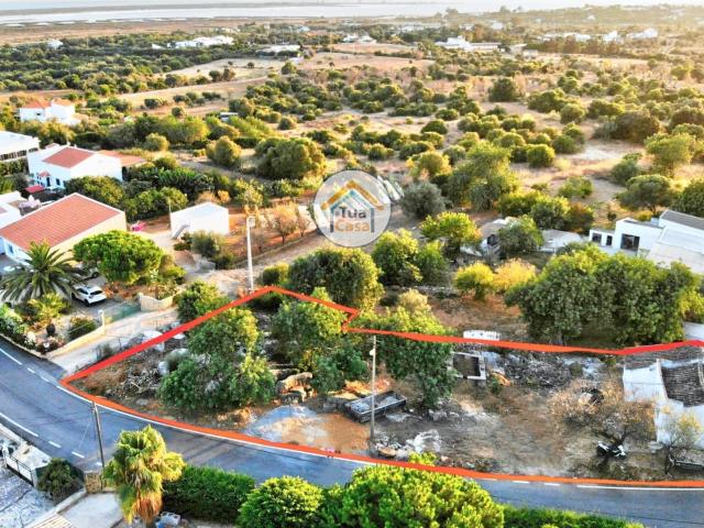 Moradia T2 em Terreno para Construção de Duas Moradias, em Bias do Sul, Olhão