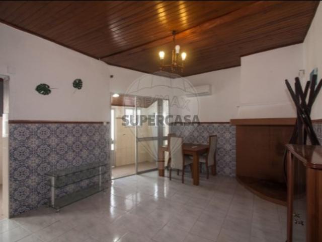 Moradia T2 em Vila Nova da Rainha