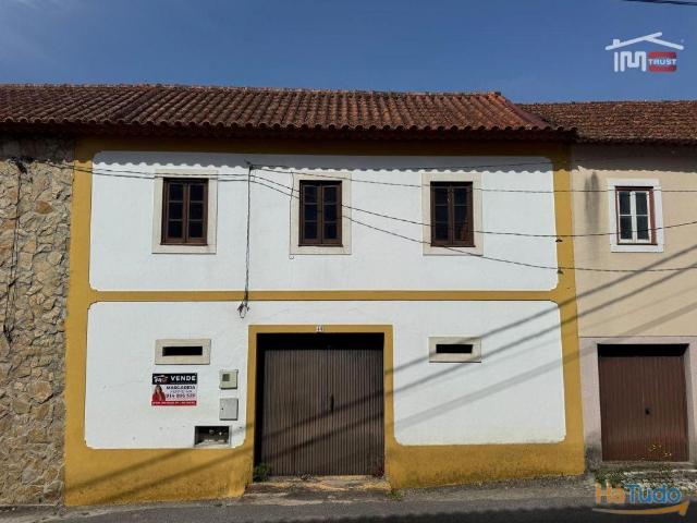 Moradia T2 habitável com terreno imovel com licença de utilização | 26084078640