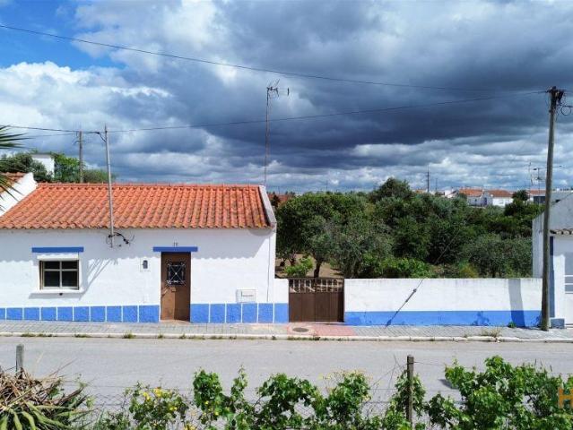 Moradia T2 inserida em lote com 849m2 em Ermidas Sado | 26064083108