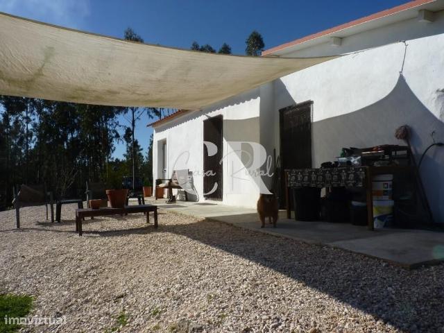 Moradia T2 isolada, 24.867m2 de terreno, excelentes vistas e muito pri