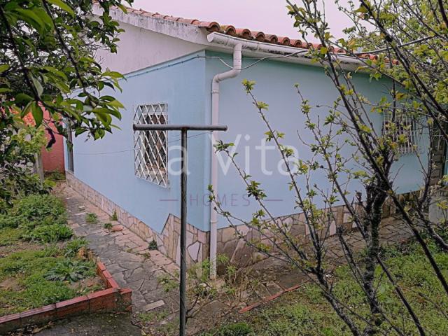 Moradia T2, junto ao colégio Salesianos de Manique, com anexo e garagem
