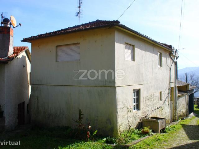 Moradia T2 p/ recuperar | Santa Cruz do Douro | Baio