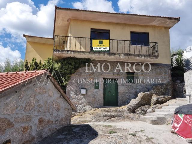 Moradia T2 p/ restaurar