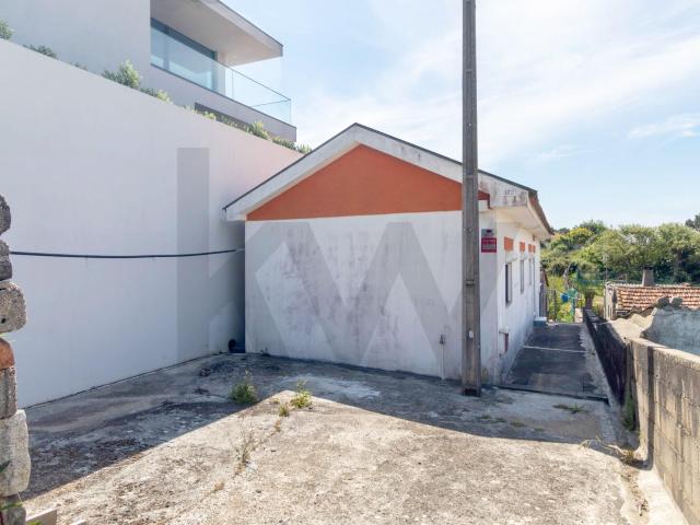 ️ Moradia T2 para Reabilitar a 200m da Praia de Salgueiros – Vila Nova de Gaia