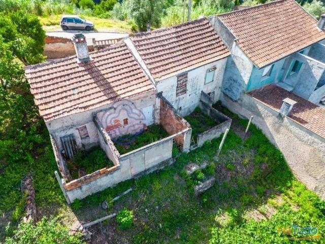 Moradia T2 para recuperar na Bemposta, Rocha Nova | 25063959601