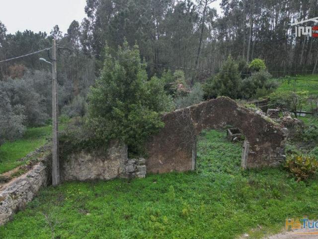 MORADIA T2 PARA RECUPERAR COM AREA COBERTA DE 238 M2 E AREA TOTAL DO TERRENO 1.112 M2 EM SÃO MAMEDE BATALHA | 26084069307
