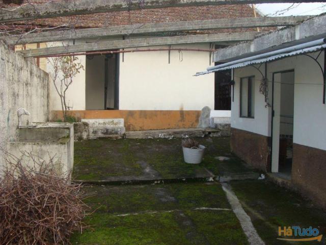 Moradia T2 para restauro | 26081775642