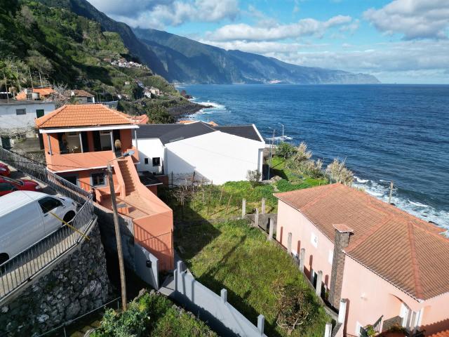 Moradia T2 | Primeira Linha | Vista Mar 346m² Ponta Delgada