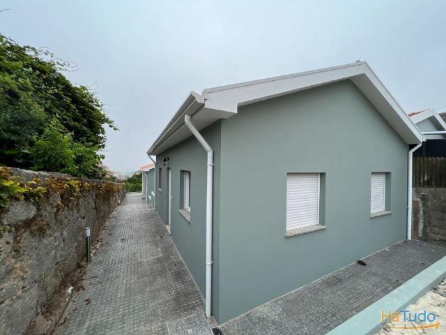 Moradia T2 próximo ao Mercadona de Canelas | 26074064935